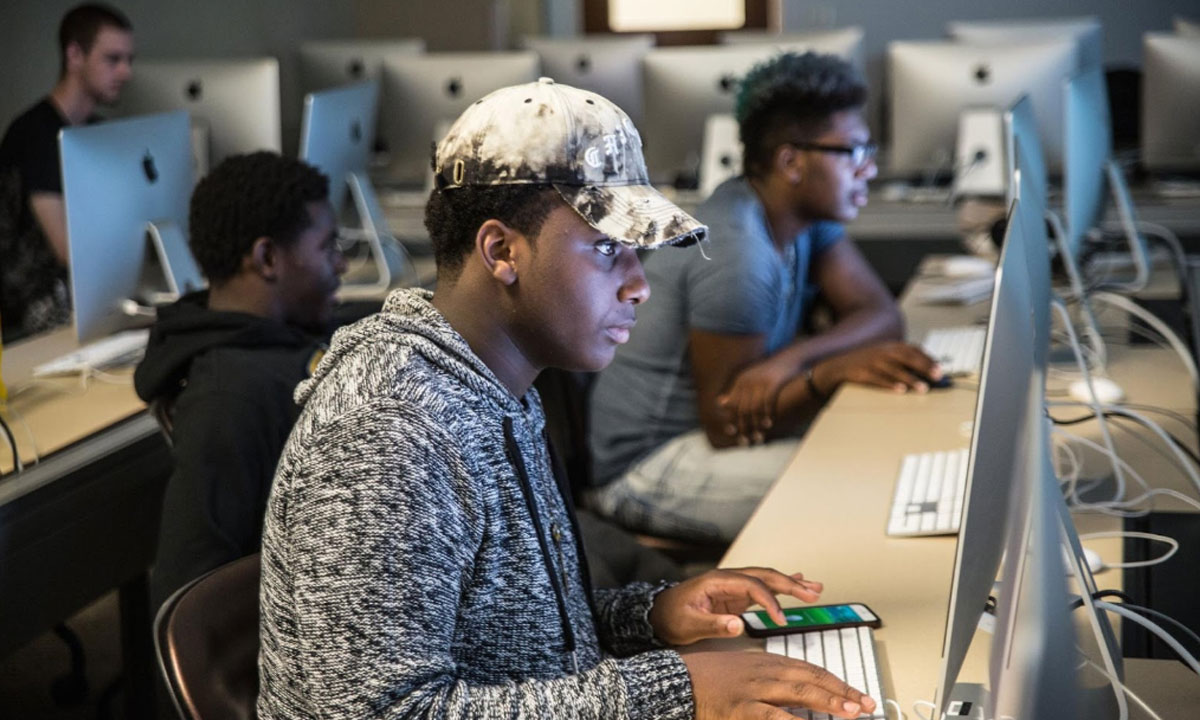 students using a computer lab